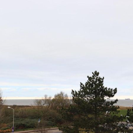 Ferienwohnung Mit Seeblick Und Schwimmbadnutzung In Куксхафен Экстерьер фото