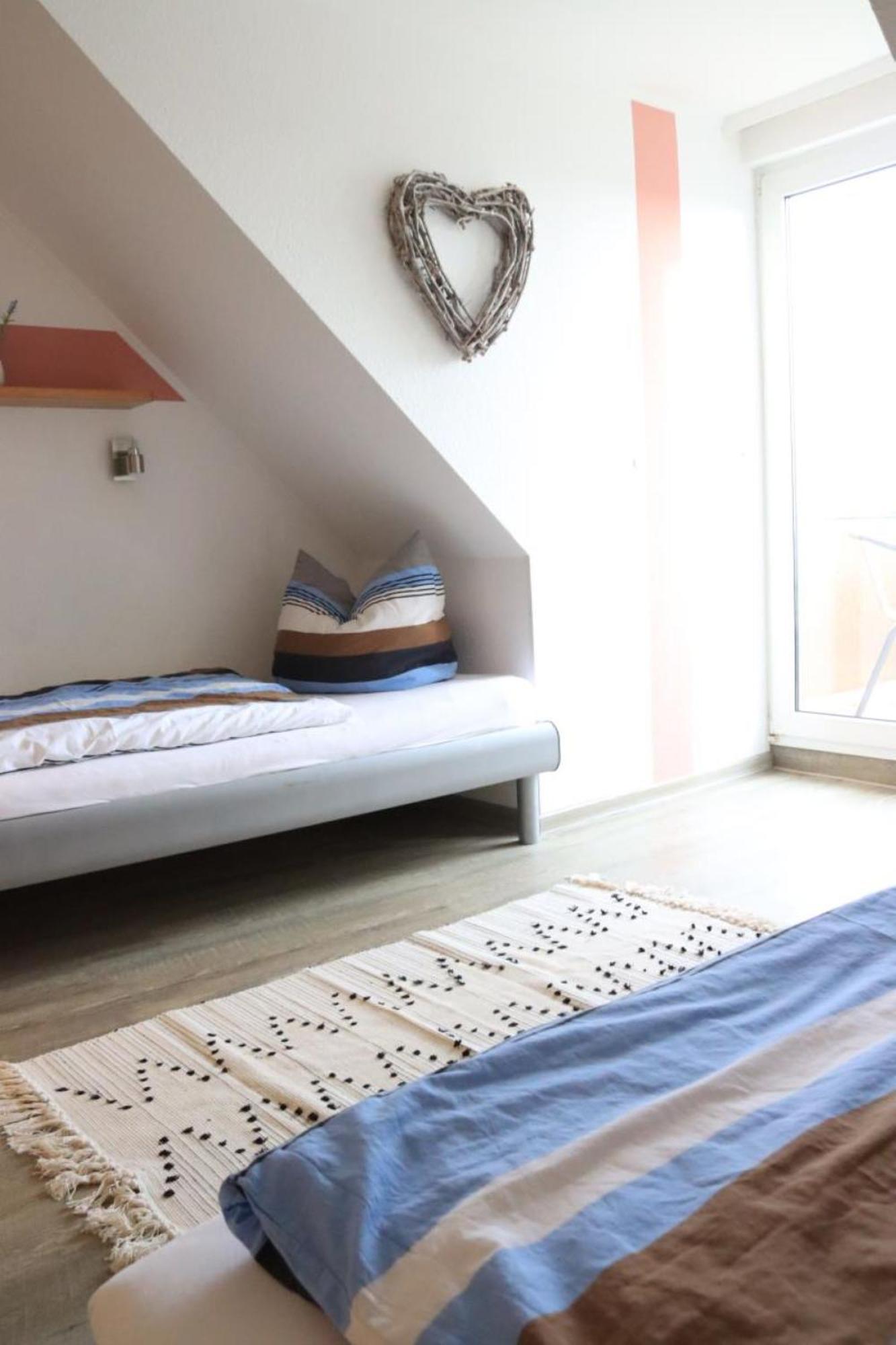 Ferienwohnung Mit Seeblick Und Schwimmbadnutzung In Куксхафен Экстерьер фото